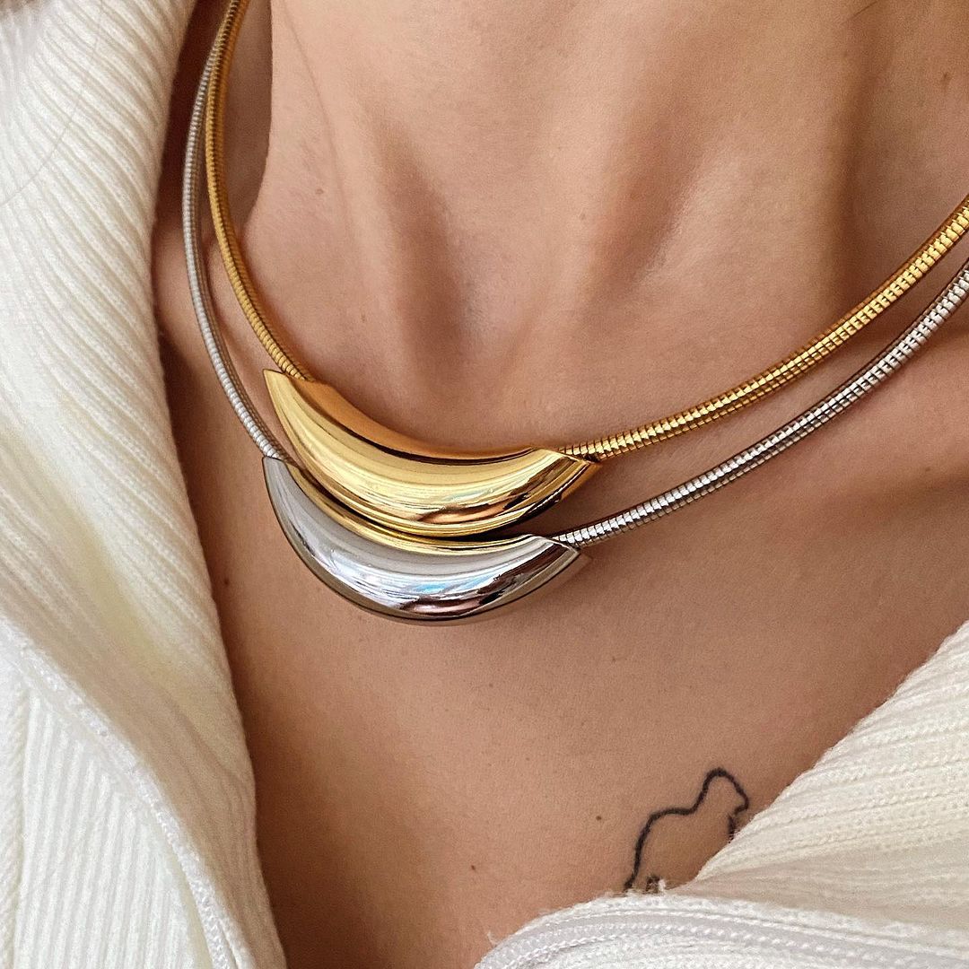 Women's French Retro Simple Temperament Stainless Steel Necklace