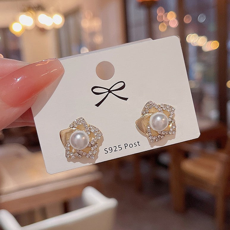 Women's Diamond Flower For Light Luxury Minority Advanced Design Stud Earrings