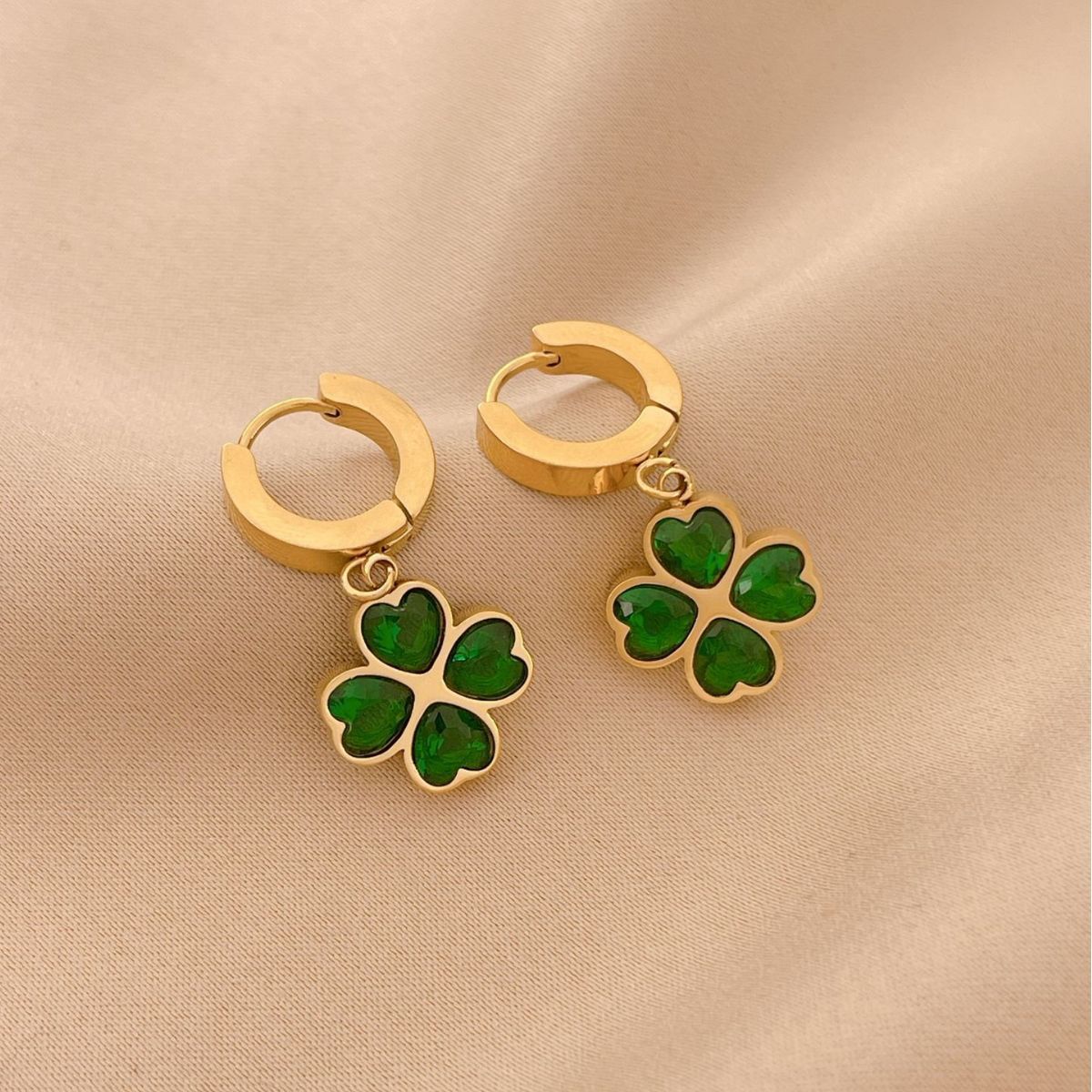 Love Heart Flowers Clip Elegant Clover Ear Buckle