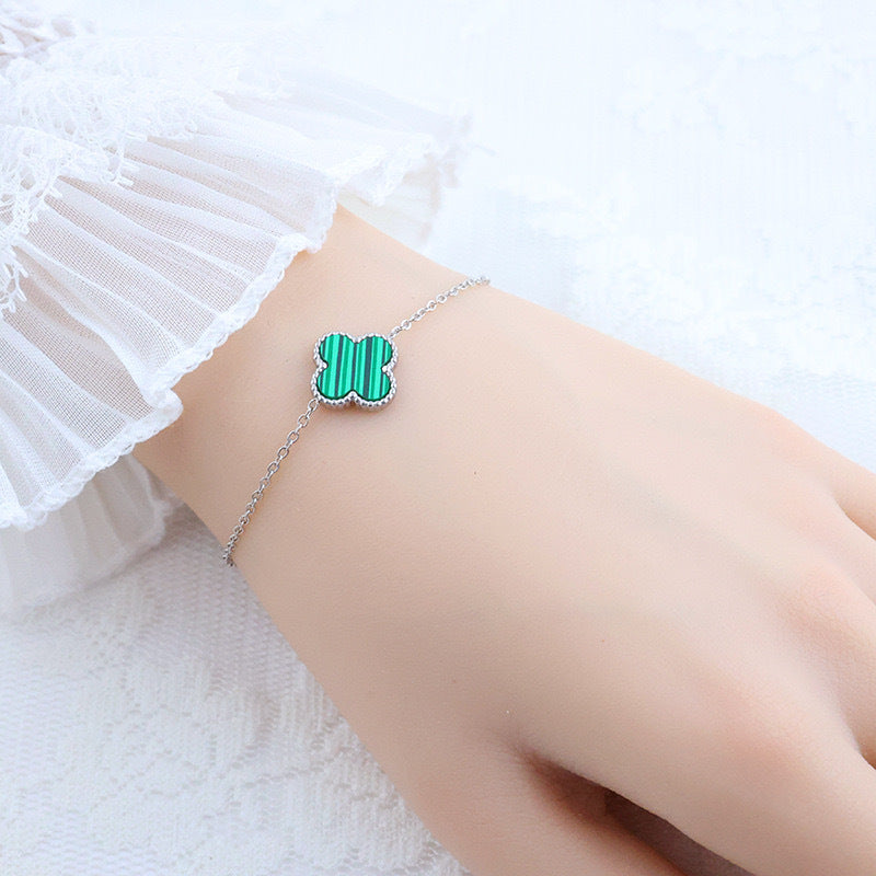 Four-leaf Clover Single Flower Pastoral Style Bracelet