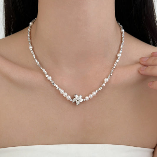 Women's Pieces Of Sier Imitation Pearl High-grade Clavicle Chain Necklaces