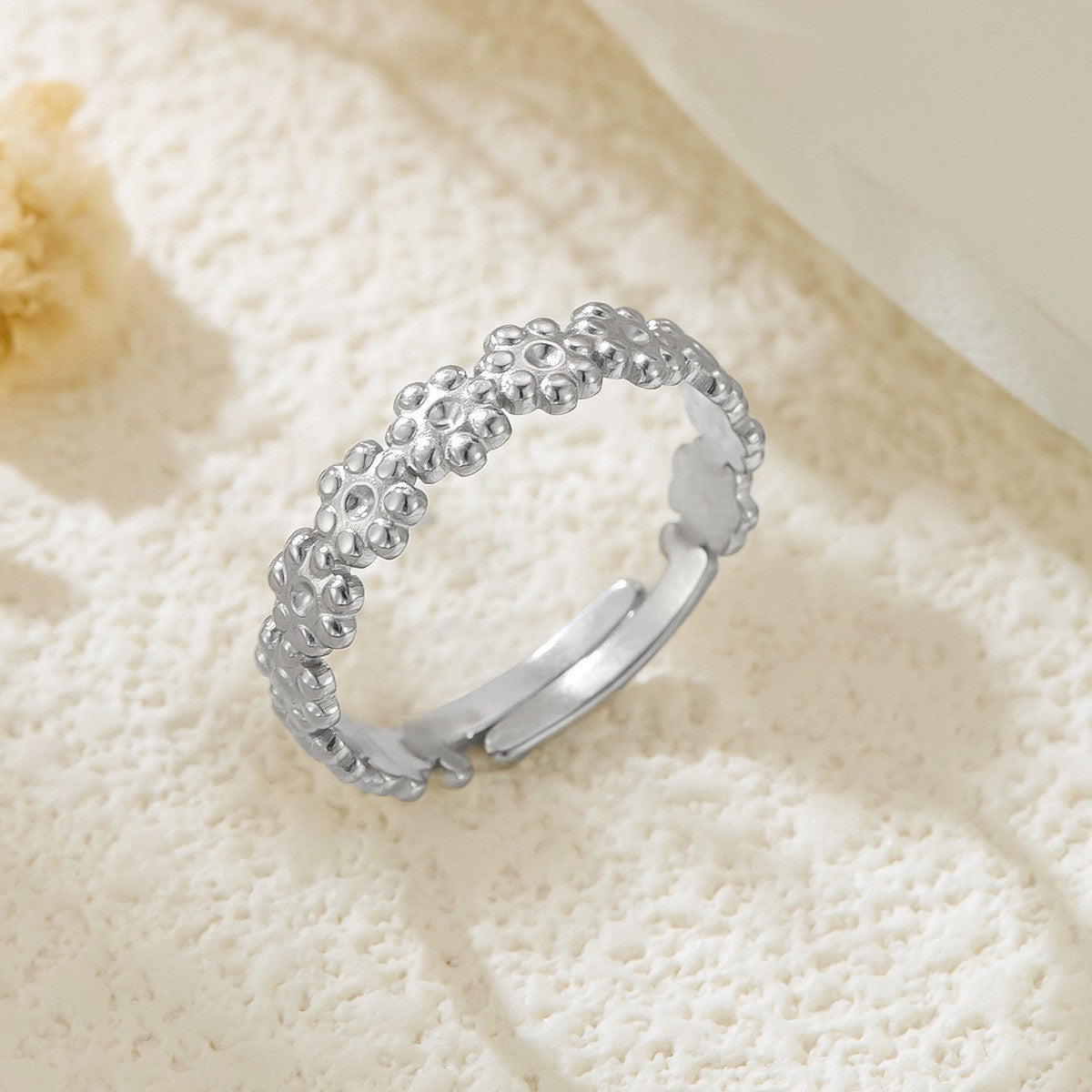 Stainless Steel Irregular Line Love Heart-shaped High-grade Ring