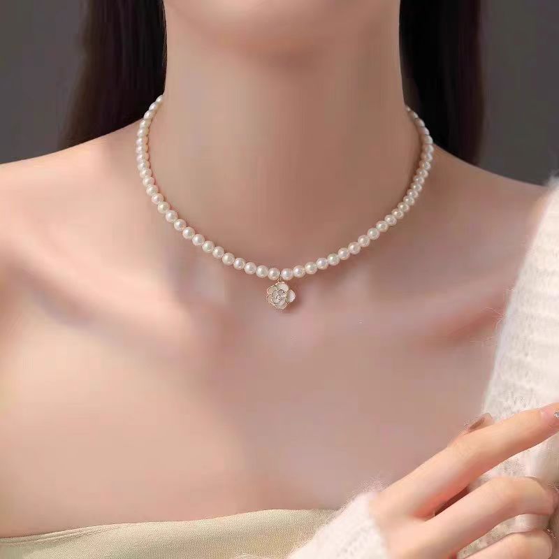 Women's Tea White Moonlight Bow Pearl Light Luxury Necklaces