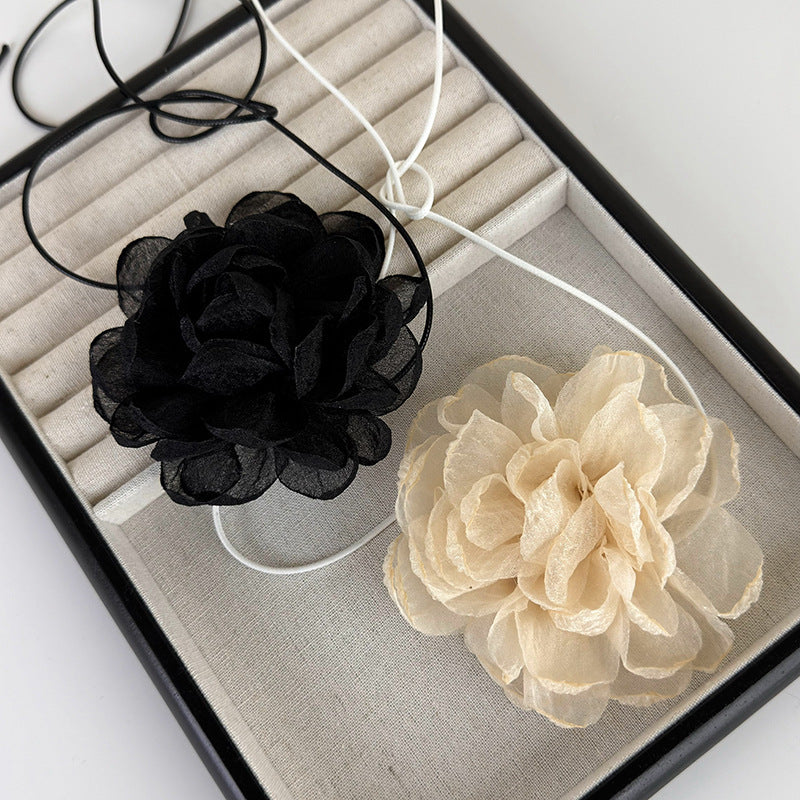 Three-dimensional Camellia Retro Pull Fabric Simple Necklaces