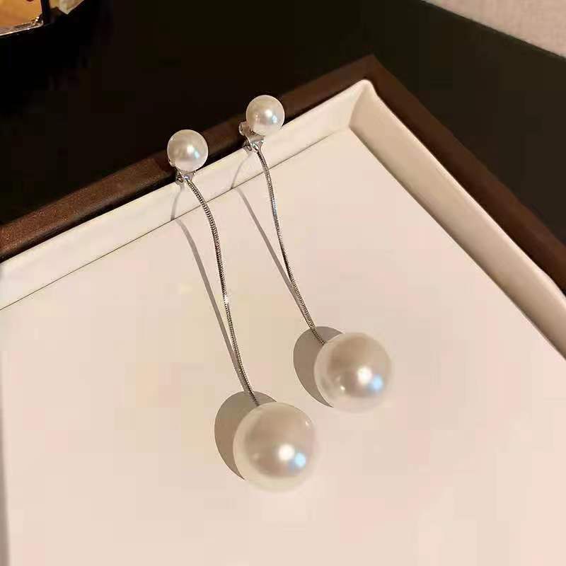 Women's Big Pearl Sier Needle Tassel Elegant Ear Line