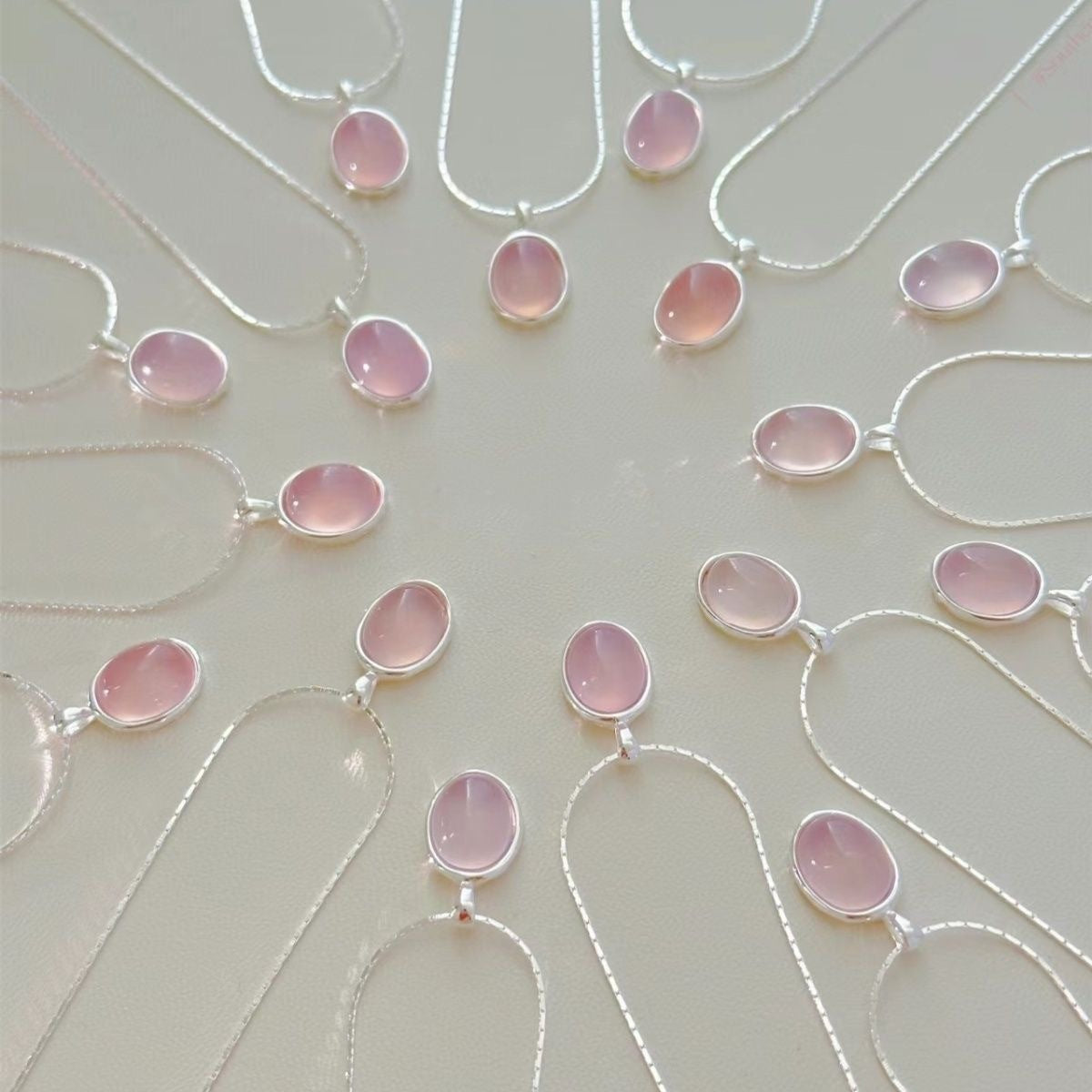 Strawberry Crystal Female Minority Simple Oval Necklace