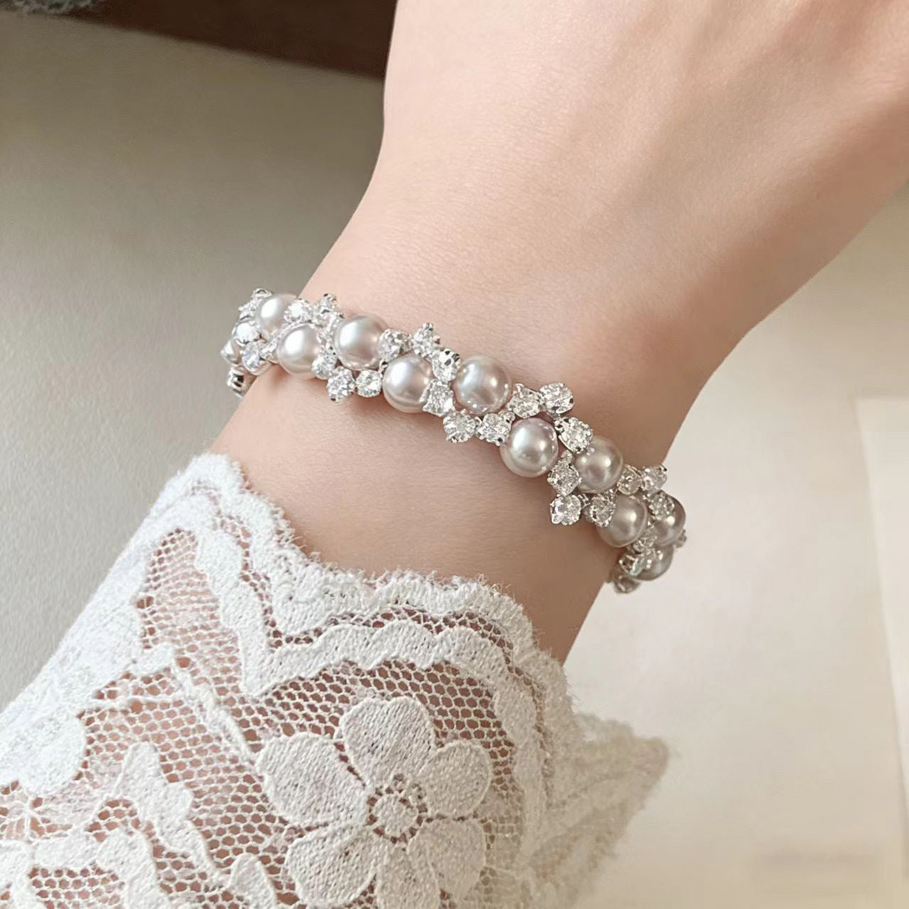 Women's Manta Rose Cut Pearl Zircon Light Luxury Bracelet