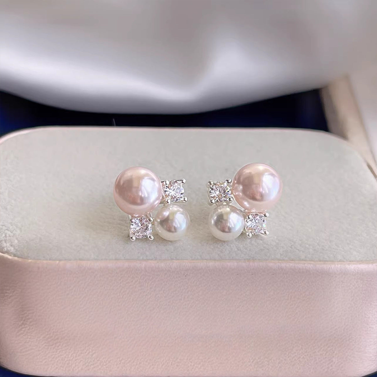 Gentle Pink Pearl Zircon Light Luxury Minority High-grade Exquisite Elegant Earrings