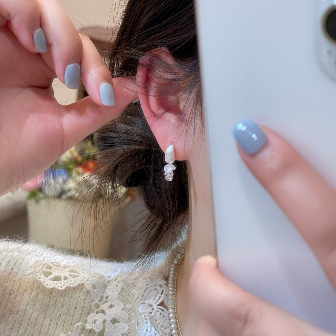 Rhinestone Tassel Minimalist Design Clear Cold Earrings
