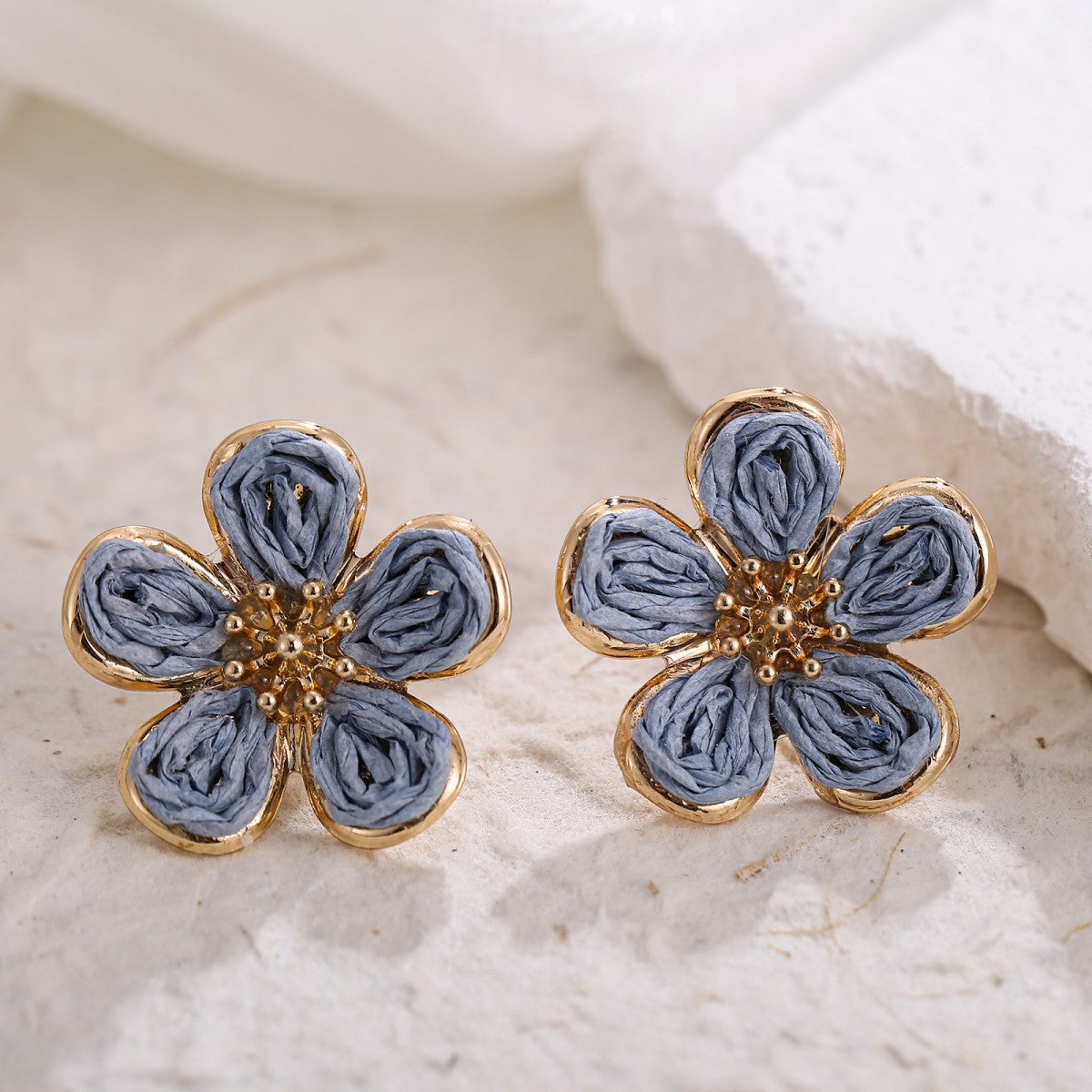 Raffia Flower Small Fashion Hand-woven Simple Earrings