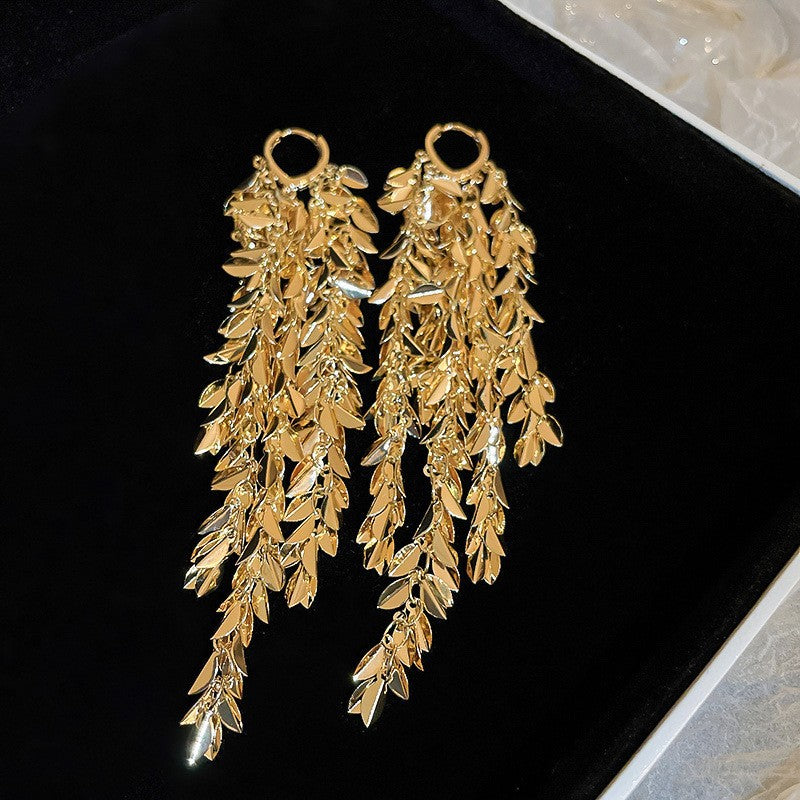 Women's Needle Round Flower Tassel Vintage Metal Earrings