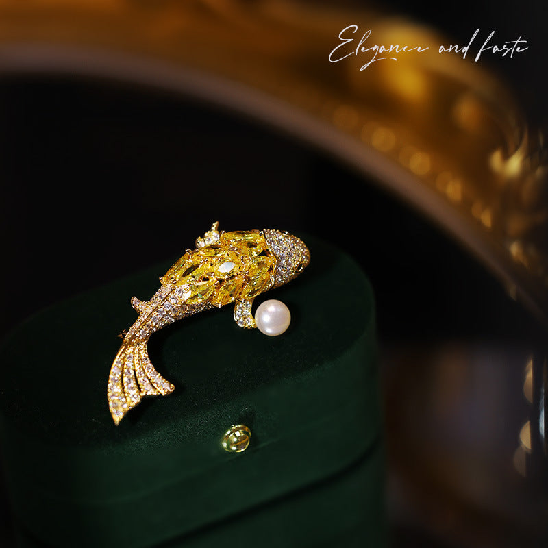 Women's Golden Carp Brooch Exquisite Corsage Luxury Brooches