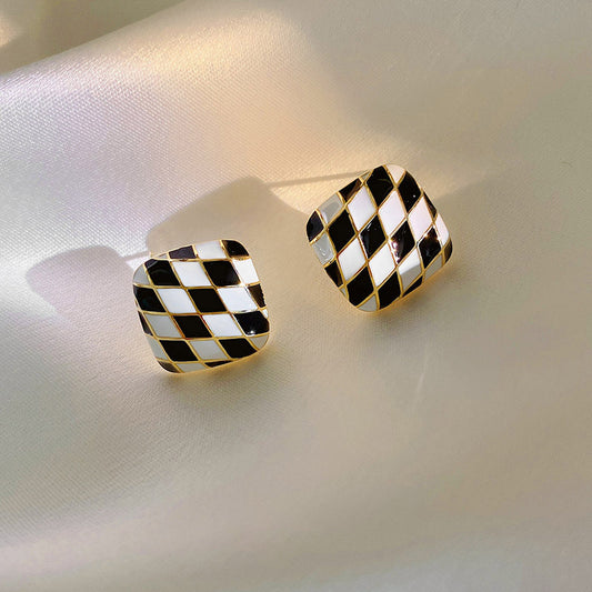 Women's White Checkerboard Geometric Square Design Sense Stud Earrings