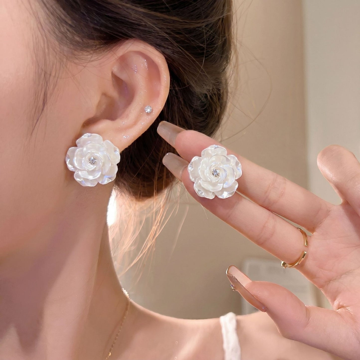 Women's Summer Cold Blue Flower For Seaside Vacation Style Niche Stud Earrings
