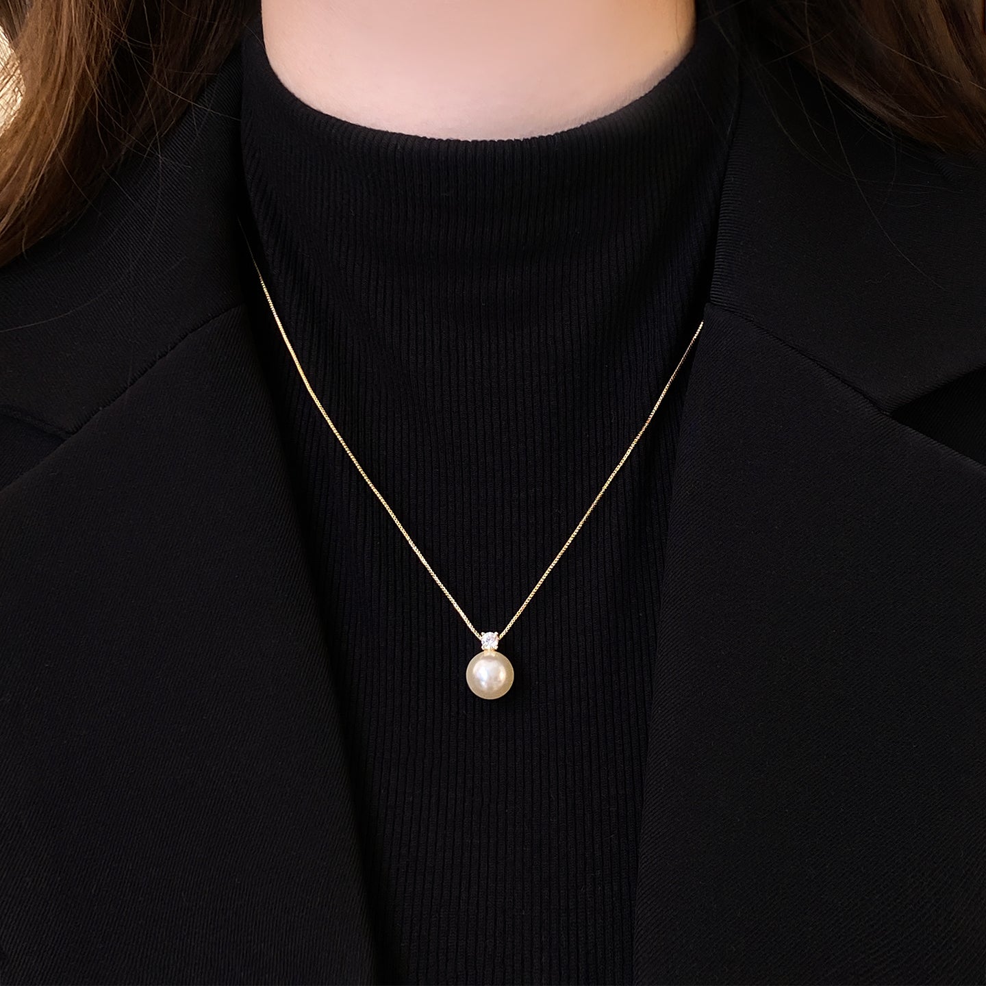 Women's Single Pearl Light Luxury Minority Design High-grade Zircon Shell Necklace