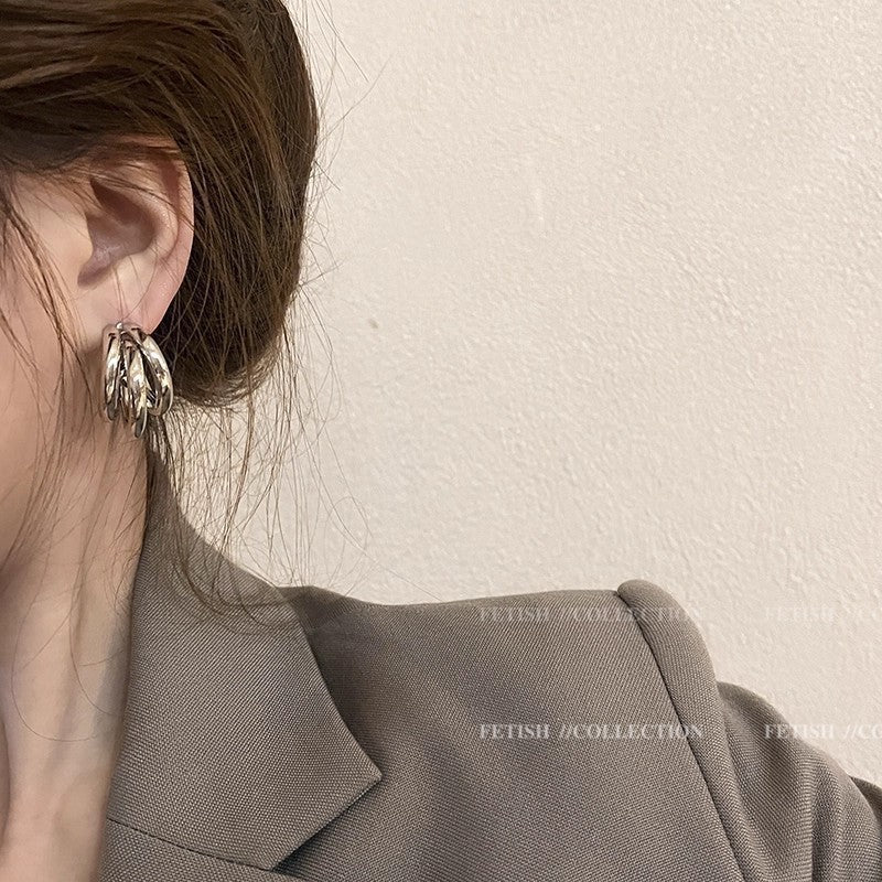 Women's Exaggerated Geometry Metal Circle Tassel Light Luxury High-grade Elegant Ear Earrings