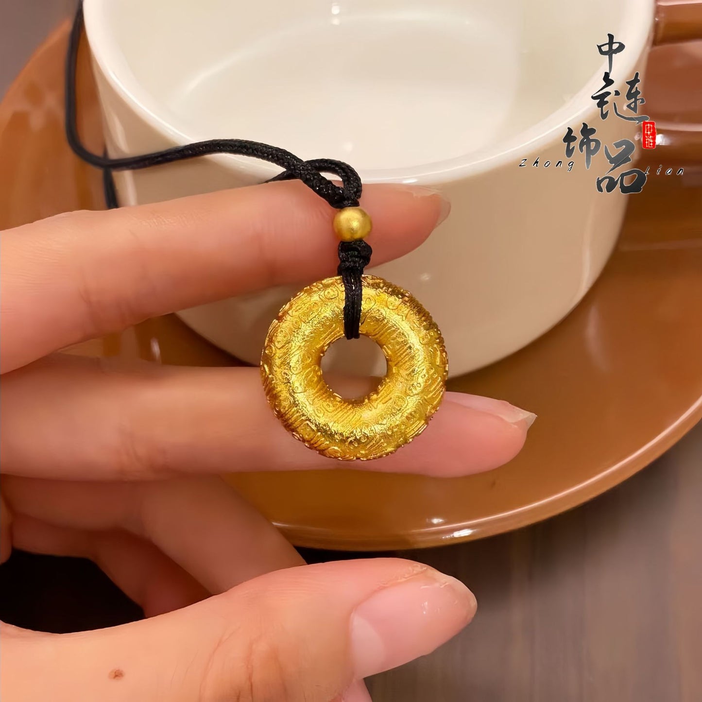 Broadcast Alluvial Gold Concentric Circle Safety Buckle Pendants