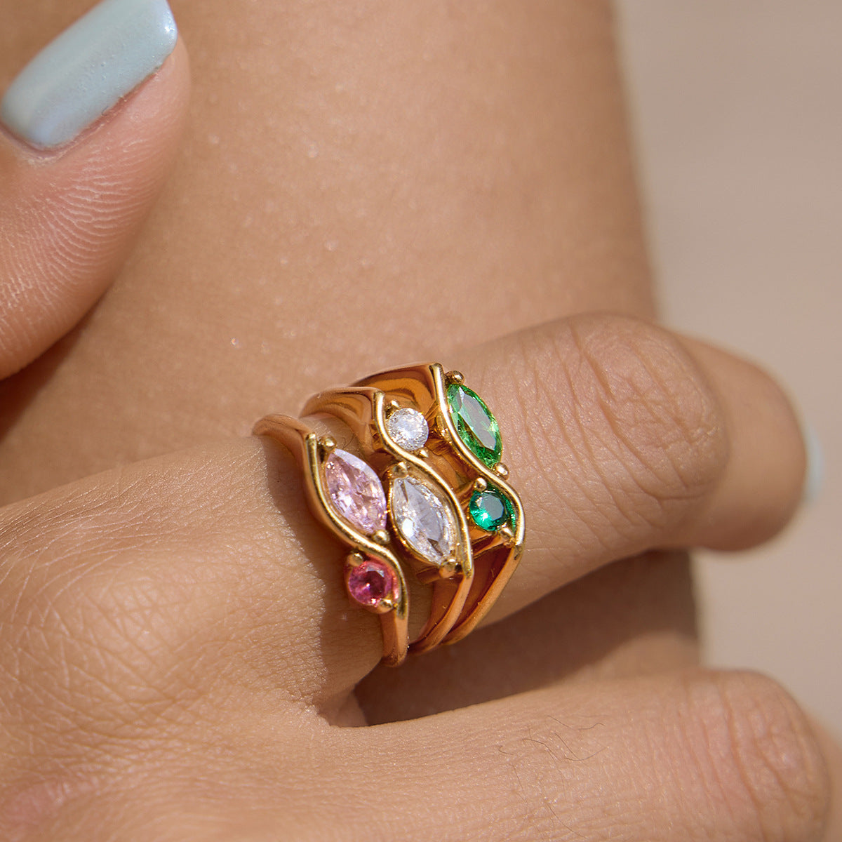 Gold Stainless Steel Electroplated Classic Style Female Inlaid Ring