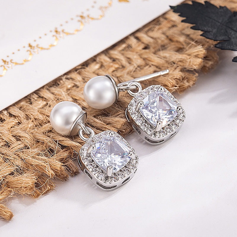 Zircon Pearl Female Graceful Light Luxury Stud Earrings