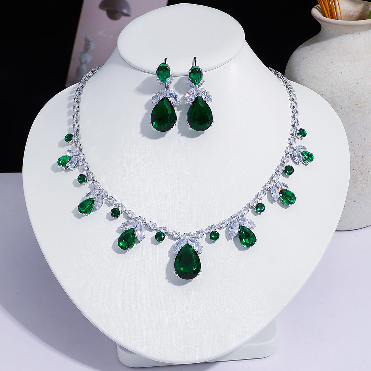 Fashion Trend Zircon Green Butterfly Tassel Necklace