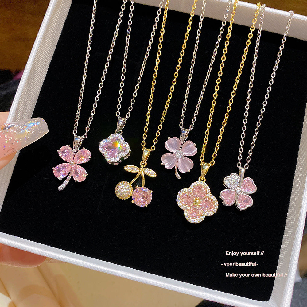 Women's Peach-colored Sweet Four-leaf Light Luxury Fashionable Versatile Clavicle Necklace