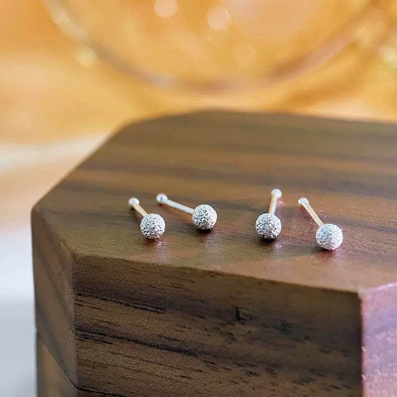 Sier Mini Delicate Light Luxury Minority Design Sense Daily Stud Earrings