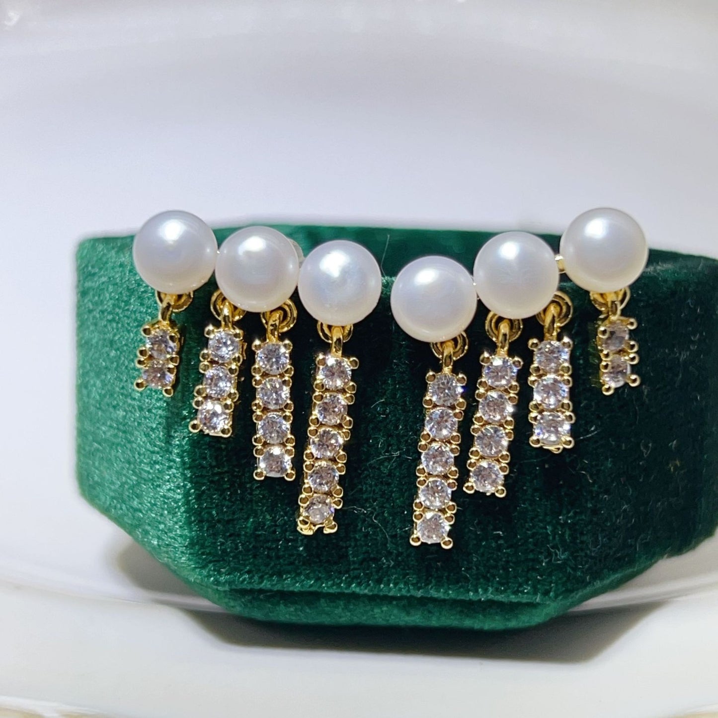 Micro Inlaid Zircon Pearl Tassel Sier Needle Earrings