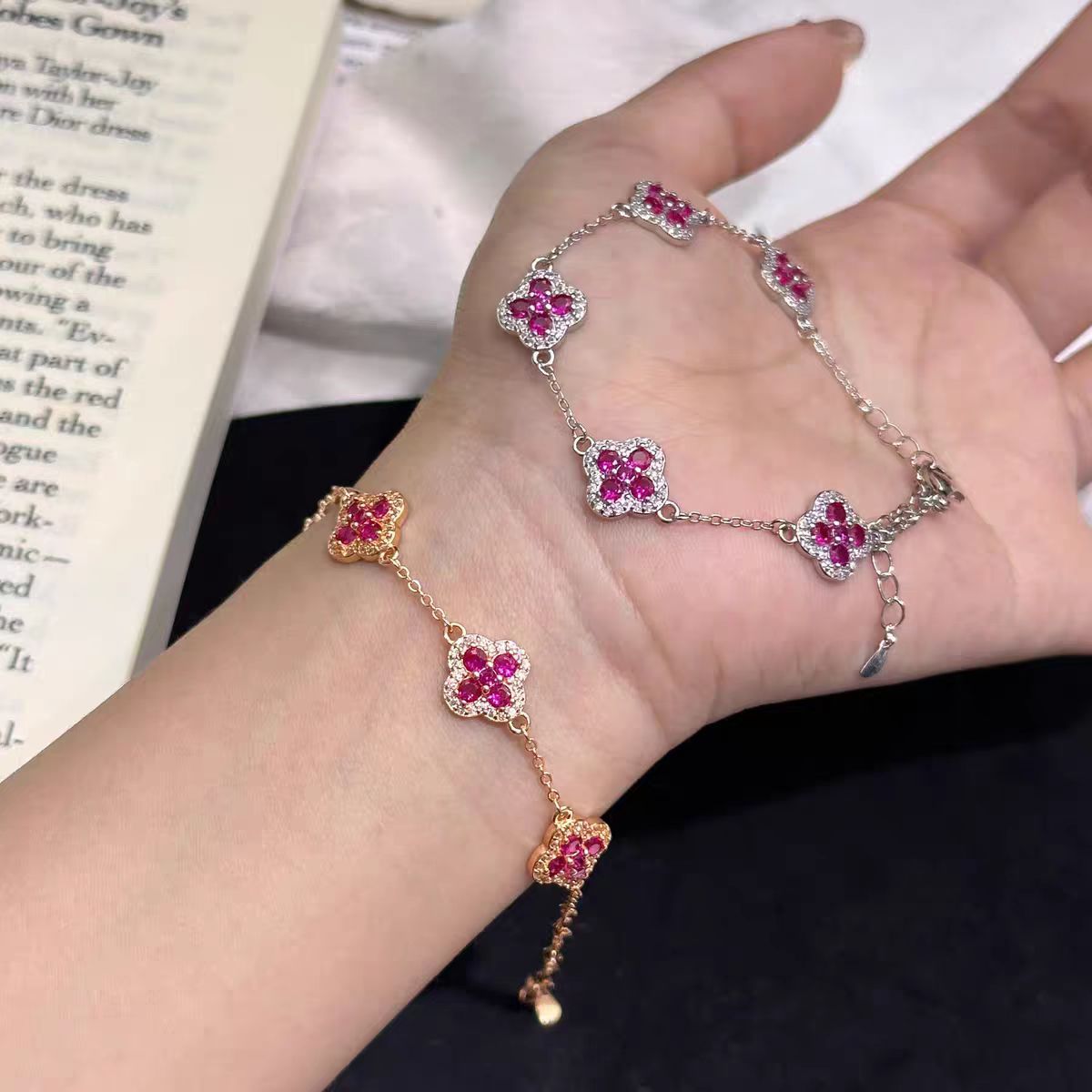 Red Pork Belly Clover Full Diamond Special Interest Light Luxury Bracelet
