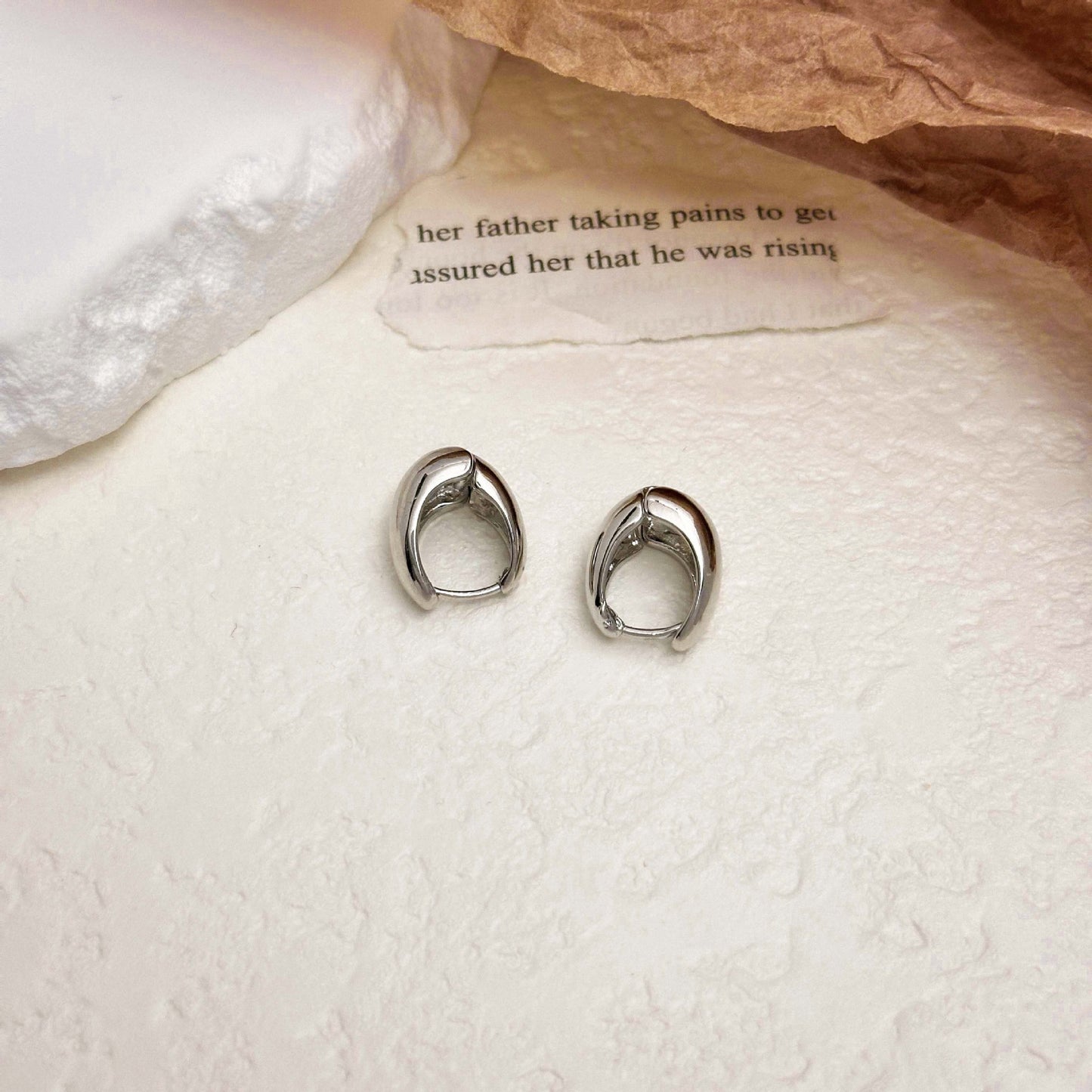 Fashionable Metal Texture Light Luxury Simple Earrings
