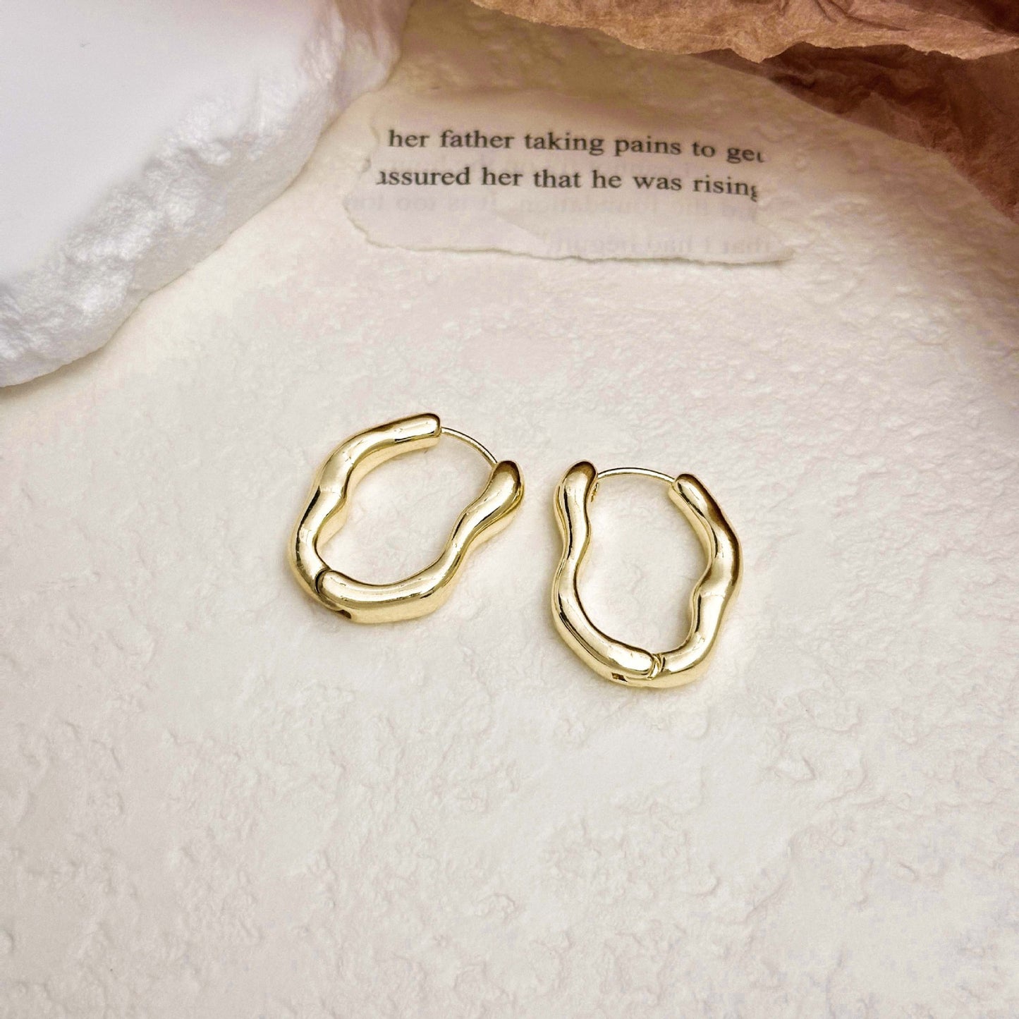 Fashionable Metal Texture Light Luxury Simple Earrings