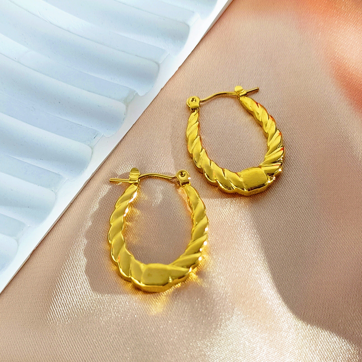 High-grade Light Luxury Ear Clip Electroplated Earrings