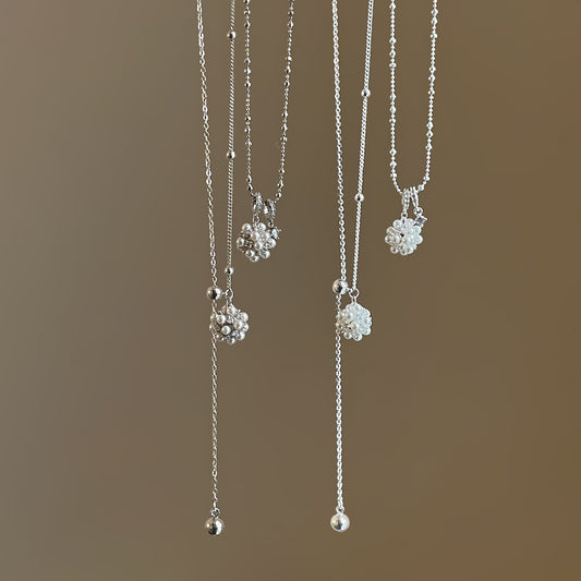 Women's Design Pearl Floral Ball Pull Simple Temperament Fashion Trend Necklace