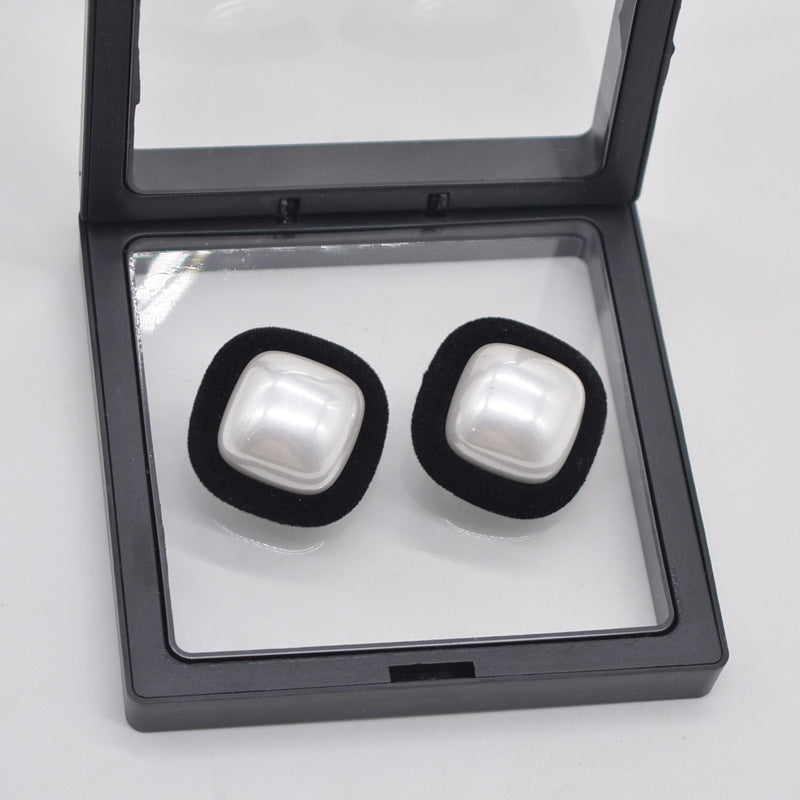 Women's French Retro Geometric Light Luxury High-grade Flocking Imitation Shell Pearl Stud Earrings