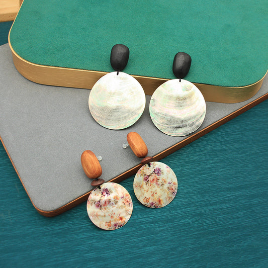 Women's Shell White Lip Texture Printing Design Affordable Luxury Fashion Commuter Stud Earrings