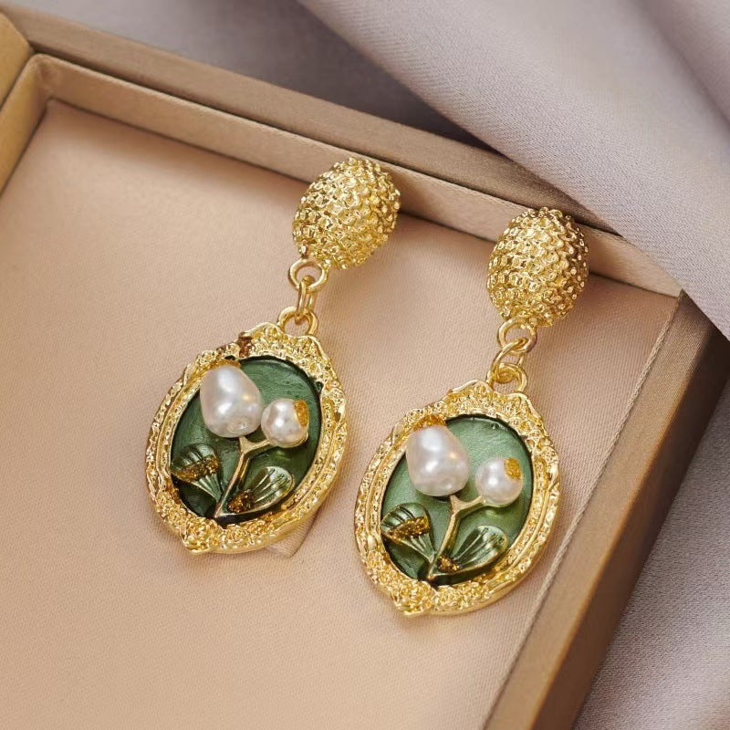 Retro Green Oil Painting Ancient Style Flower Light Luxury Palace Stud Earrings