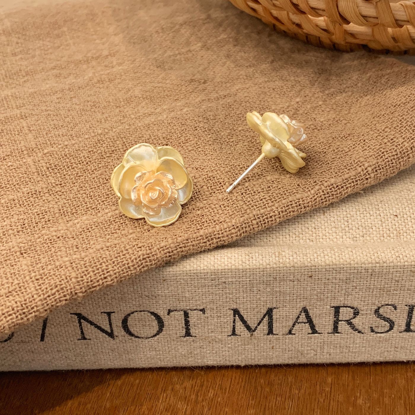 Oil Dripping Gold Camellia Female Sier Needle Gentle Sweet Style Rings