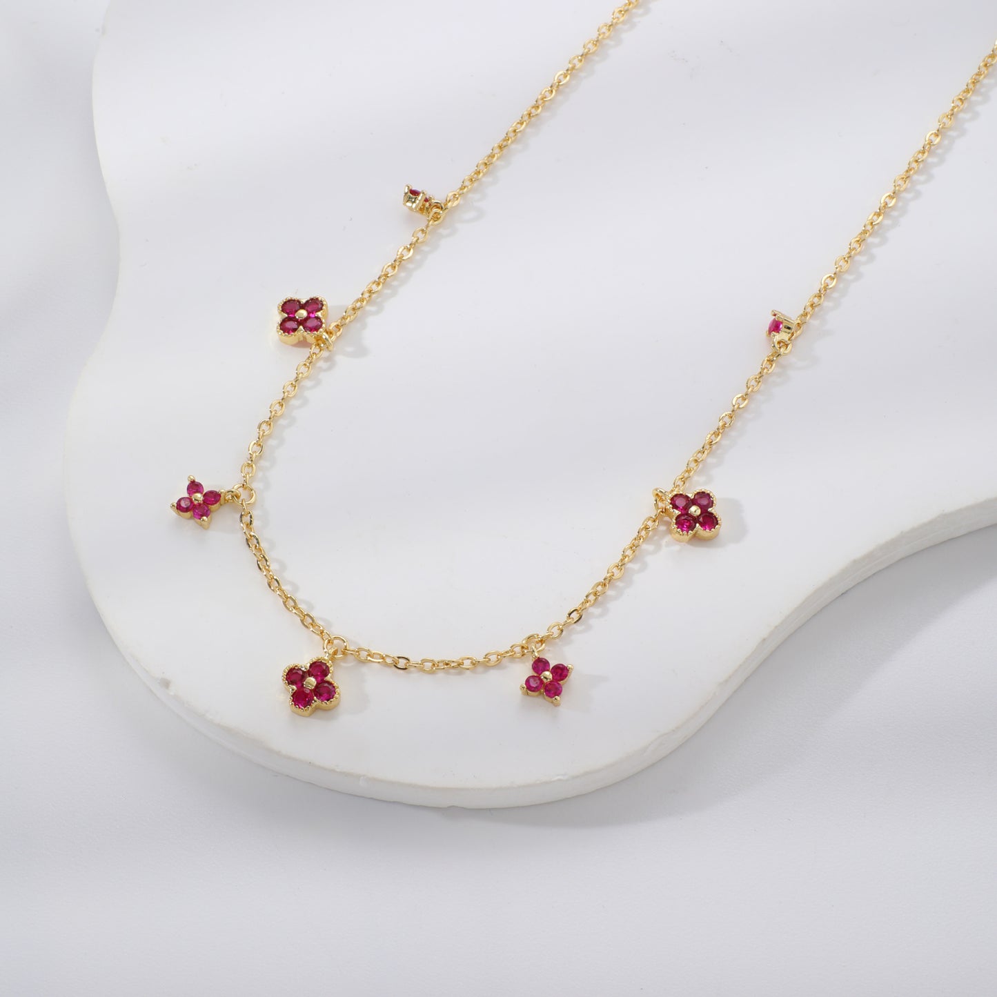 Elegant Light Luxury Clover Four-leaf Flower-shaped Clavicle Chain Necklaces