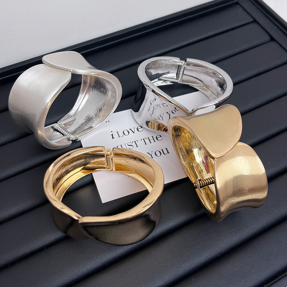 Gold Open Summer Exaggerated Personality Glossy Electroplated Alloy Bracelet