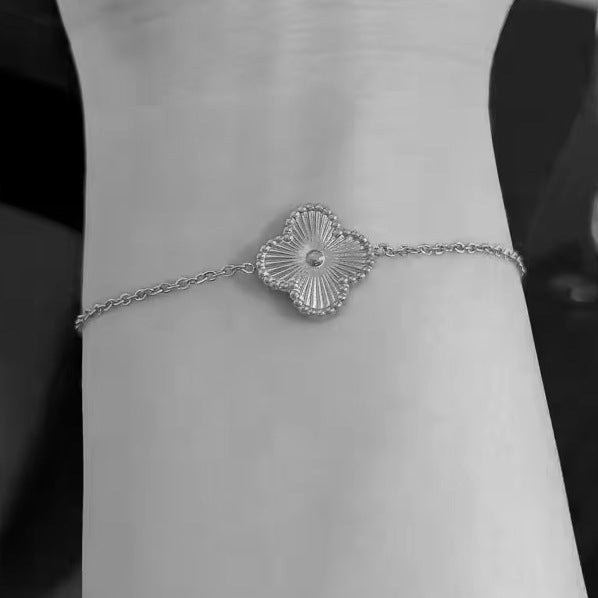 Four-leaf Clover Single Flower Pastoral Style Bracelet