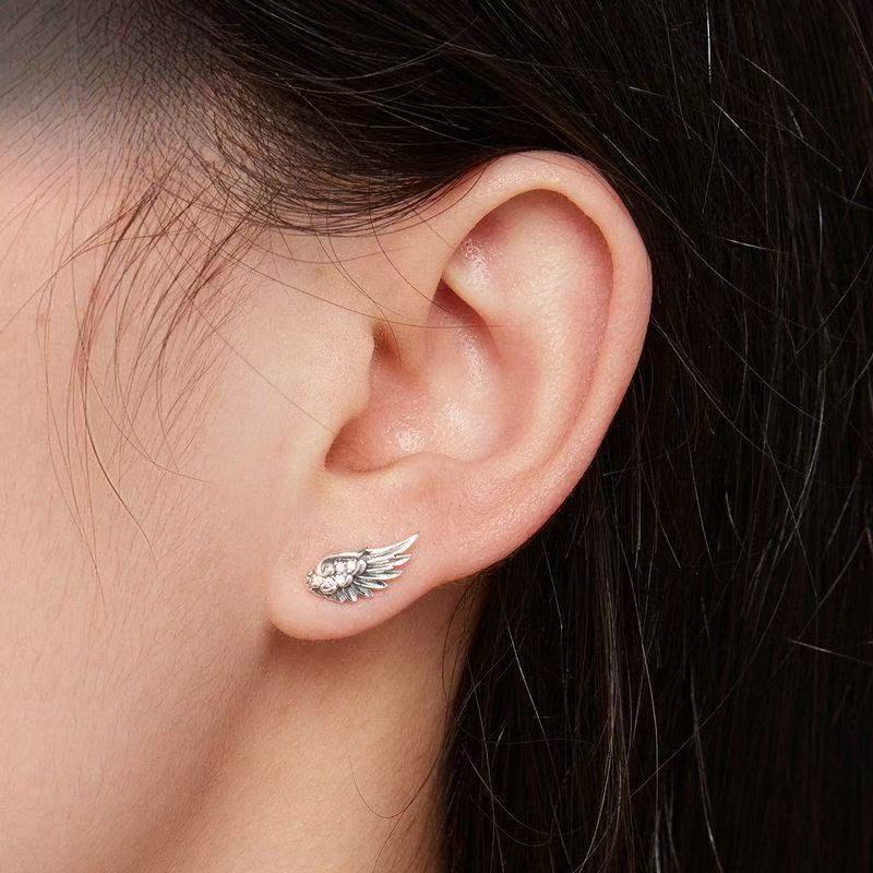 Angel Wings Female Zircon Titanium Alloy Light Luxury Rings