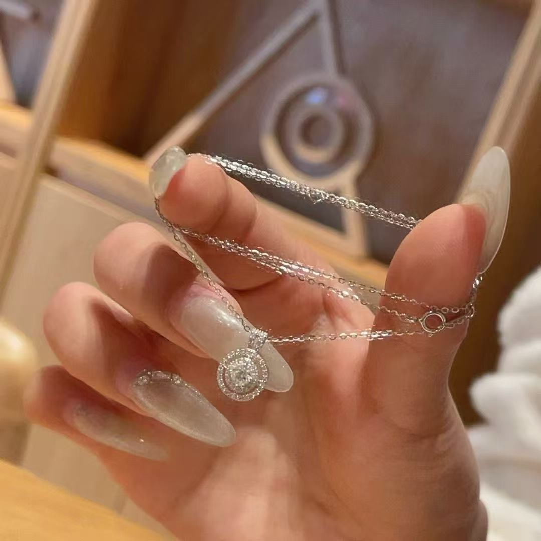 High-grade Flash Zircon Female Korean Style Light Luxury Minority Clavicle Necklace