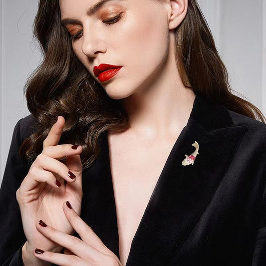 Women's Golden Carp Brooch Exquisite Corsage Luxury Brooches