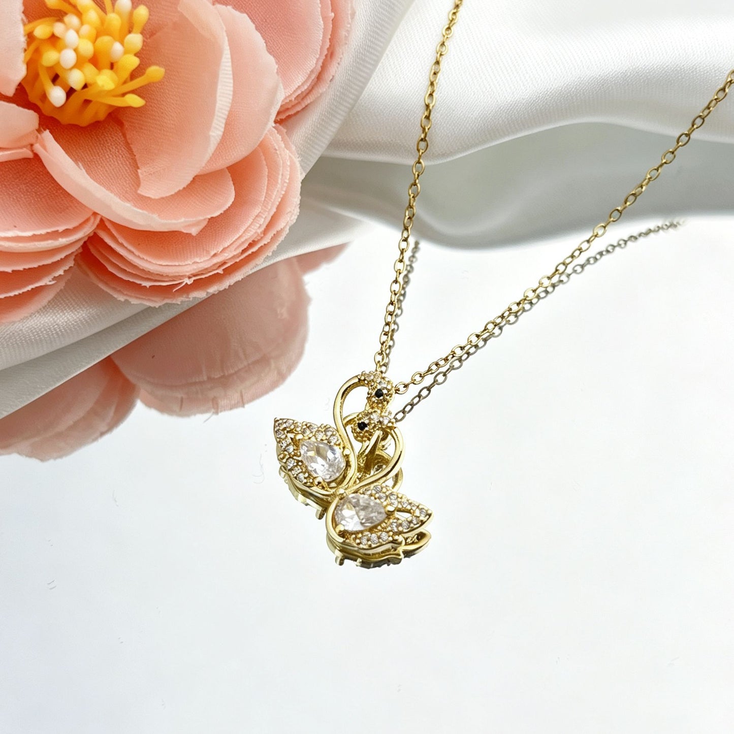 Women's Swan Light Luxury High-grade Clavicle Chain Elegant Necklace