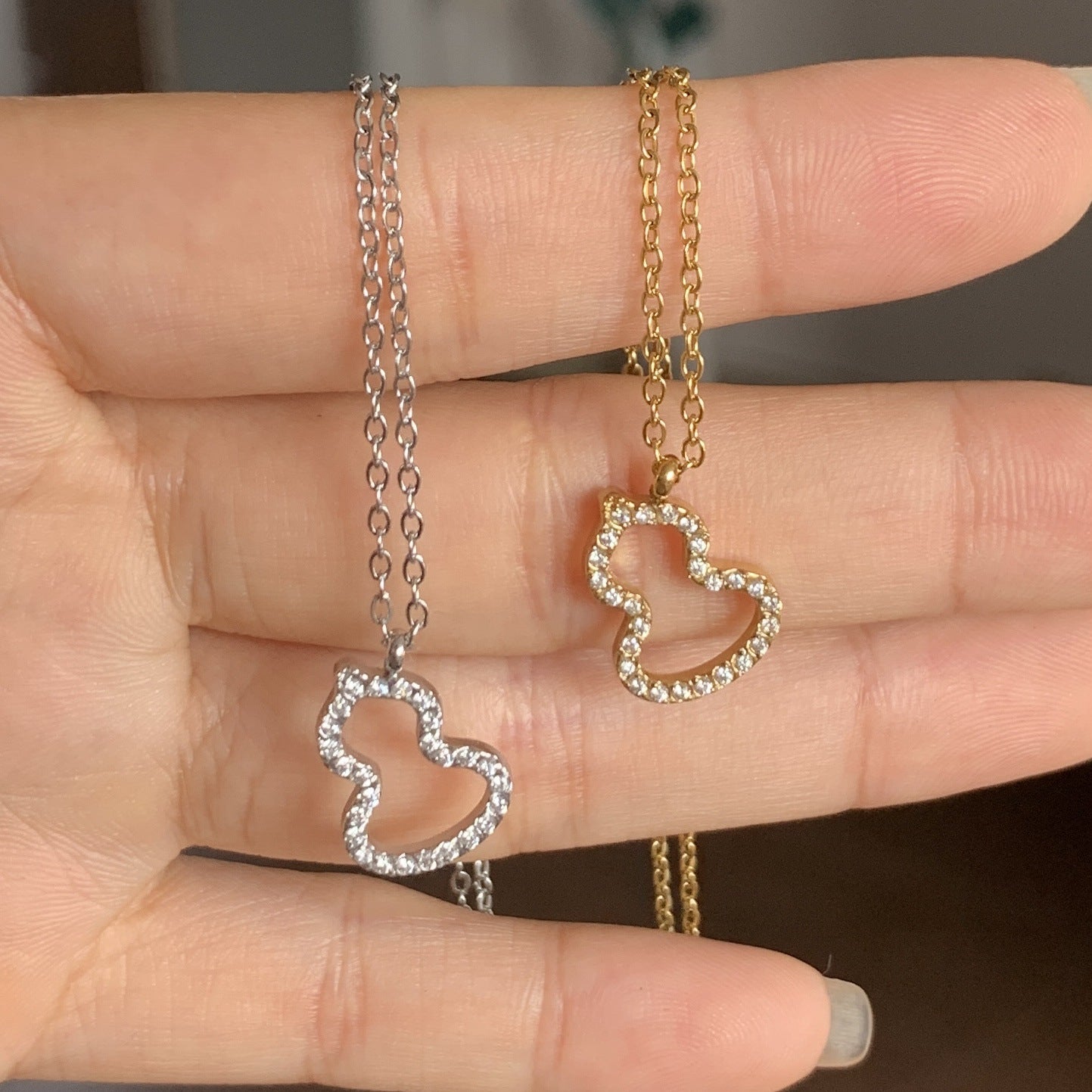 Diamond Studded Hollow Gourd Gold-plated Full Necklace