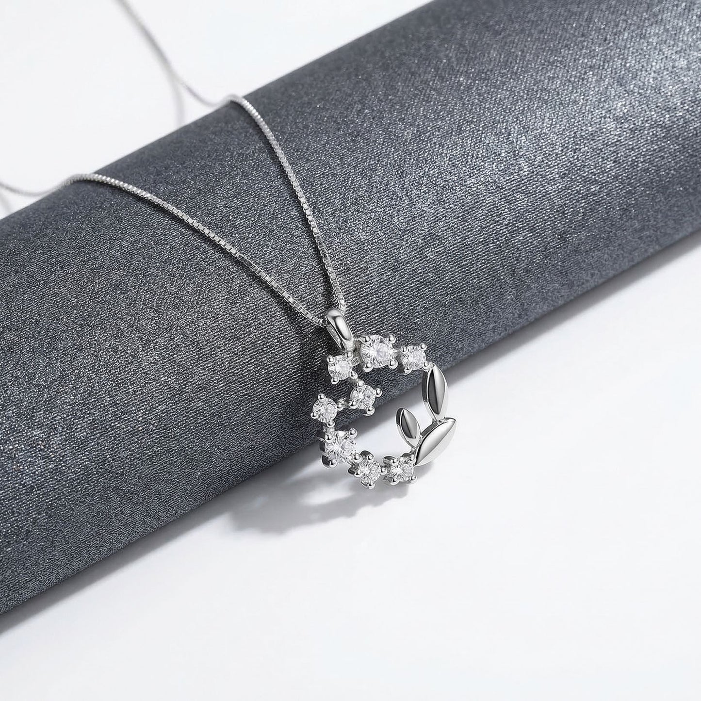 Female Flower Clavicle Chain Neck Simple Light Luxury High Sense Necklaces