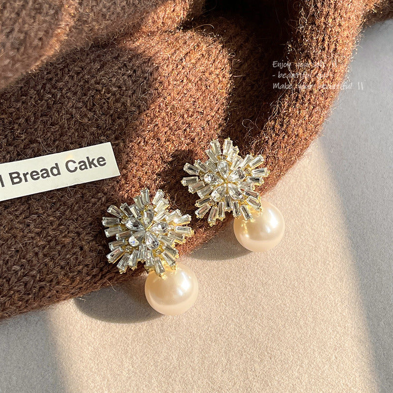 Needle Light Luxury Minority Refined Zircon Snowflake Temperamental Earrings