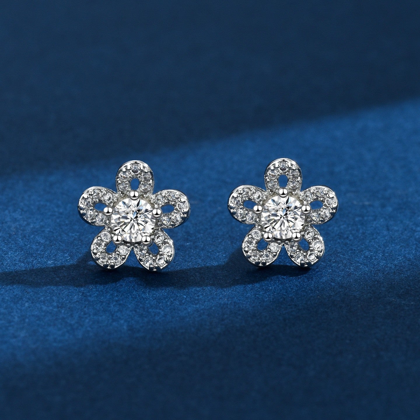Women's Copper Plated Gold Micro Inlaid Zircon Stud Earrings