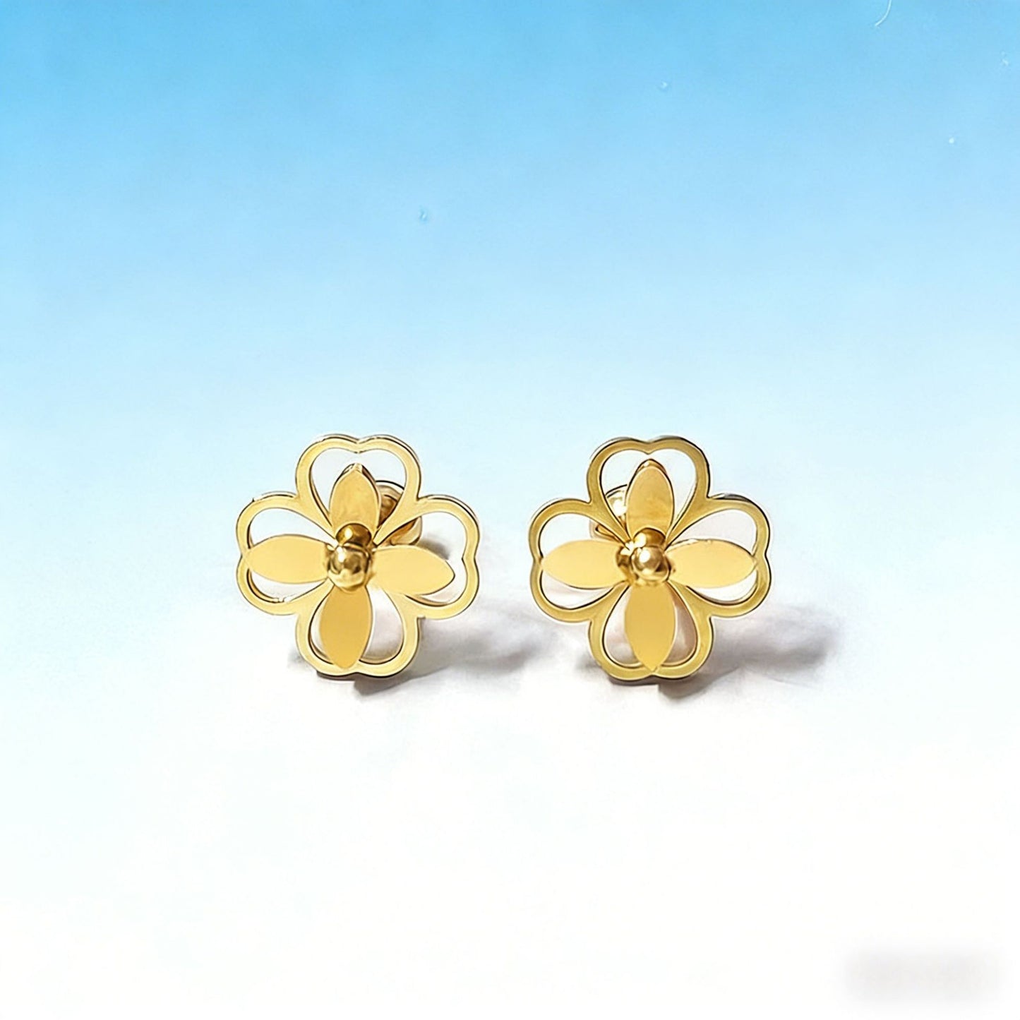 Frosted Clover Refreshing Stylish Fine Threaded Rods Stud Earrings