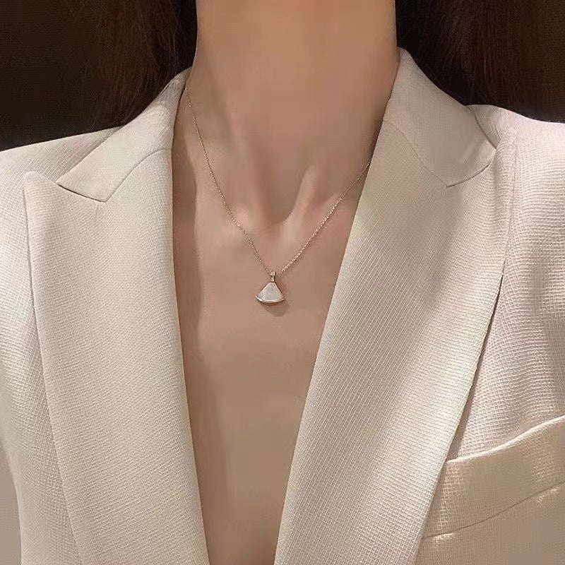 Shell Female Summer Tide Fan-shaped Light Necklace
