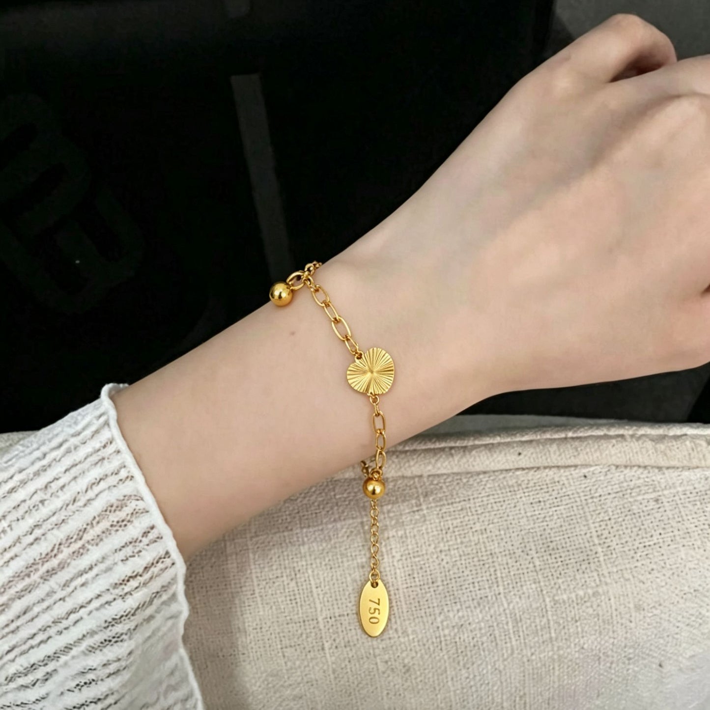 Gold Heart-shaped Does Not Fade Design Fashion Bracelet